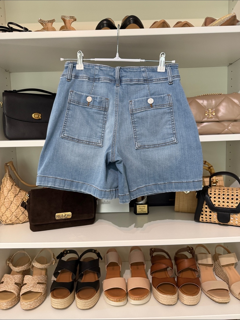 Chico’s pull On Short Light Blue Denim - Picture 2 of 2